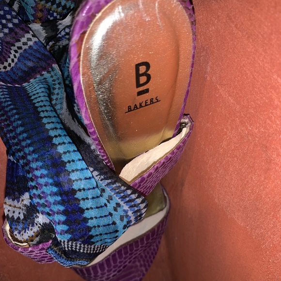 Heels - Picture 3 of 3